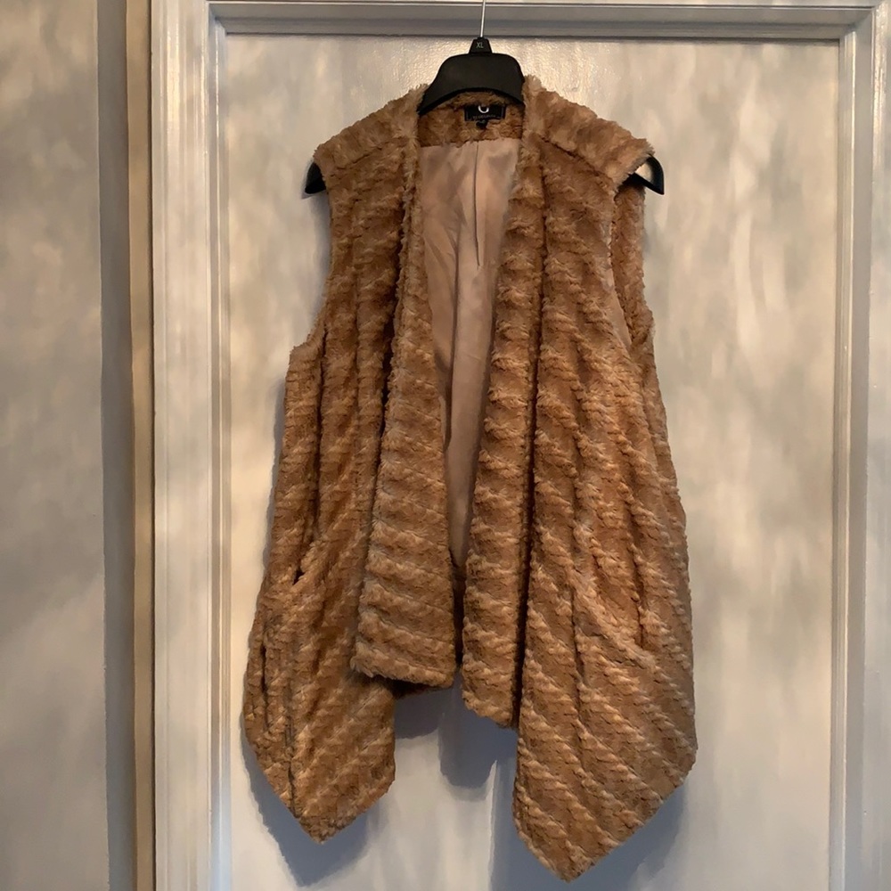 G by Giuliana faux fur vest size XL